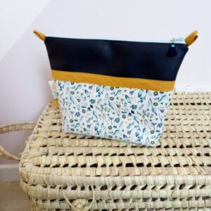 trousse de toilette simili marine et fleuri rose et bleu (2)
