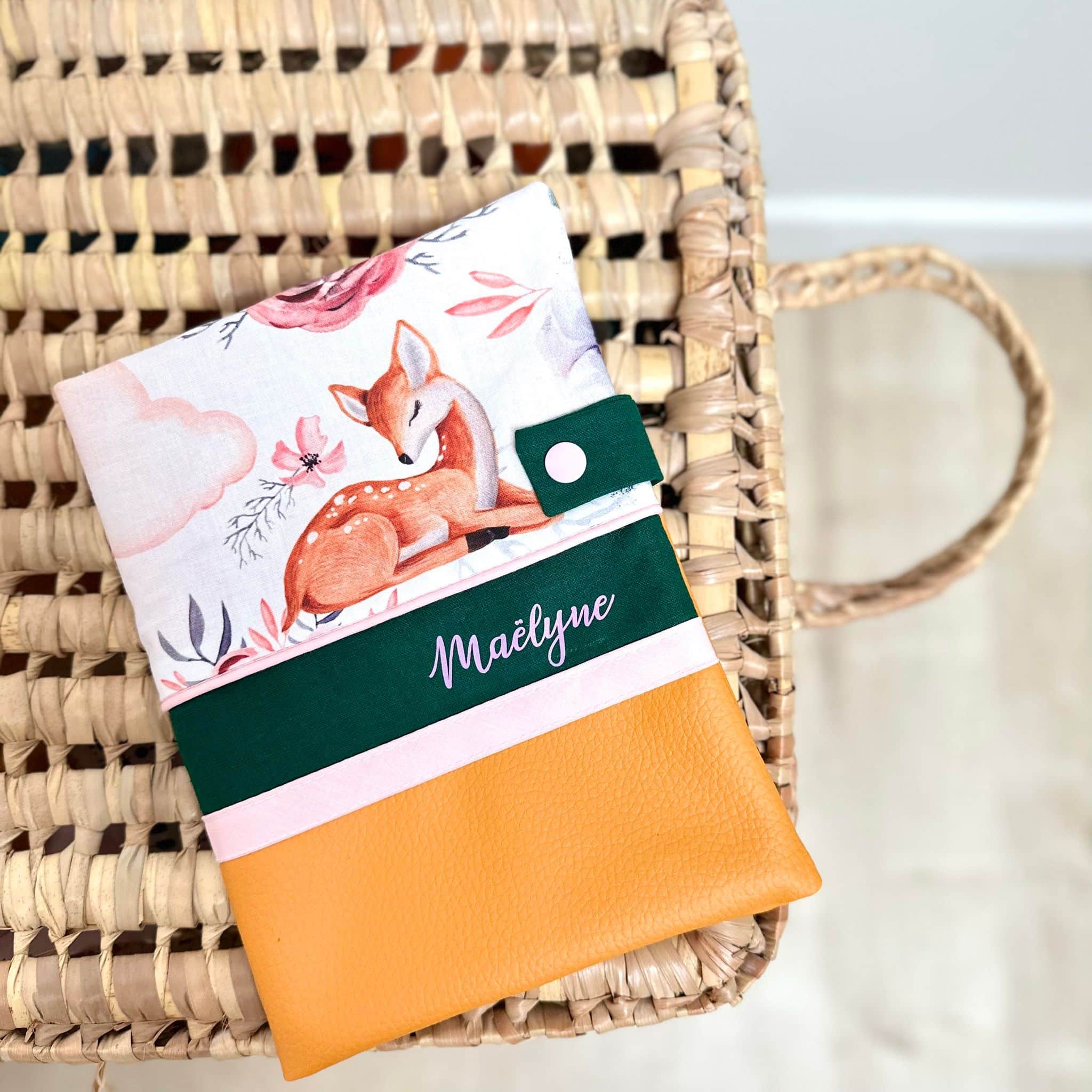protège carnet de santé, faons et montgolfières et simili safran