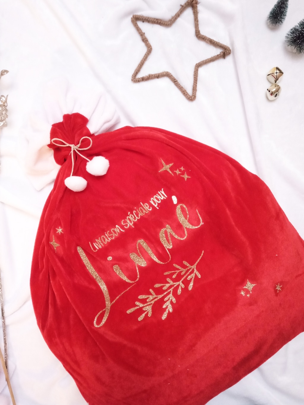 boule de noël, beige et ruban rouge (copie)