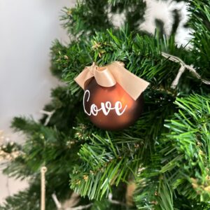 boule de noël, bordeaux brillant et ruban doré (copie)