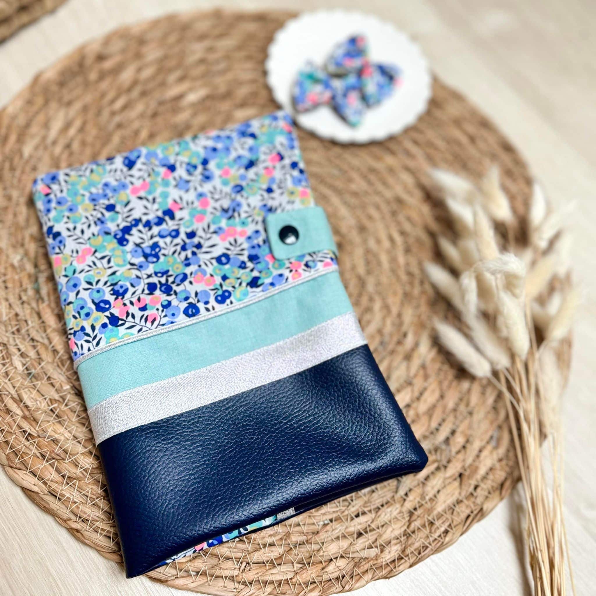 protège carnet de santé, liberty poppy forest et simili kaki (copie)