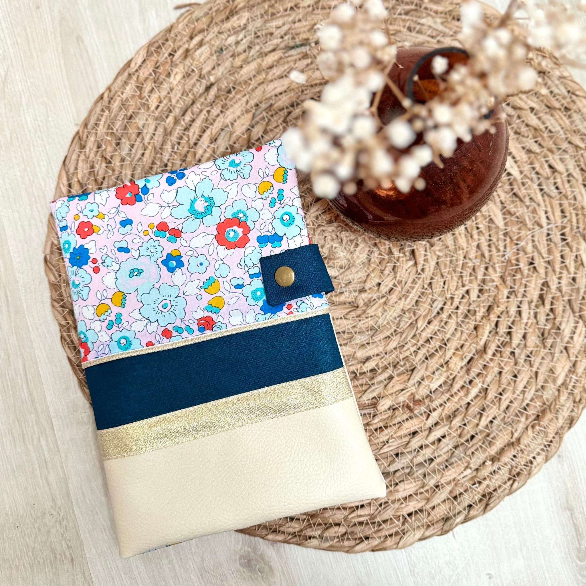 protège carnet de santé, liberty poppy forest et simili kaki (copie)
