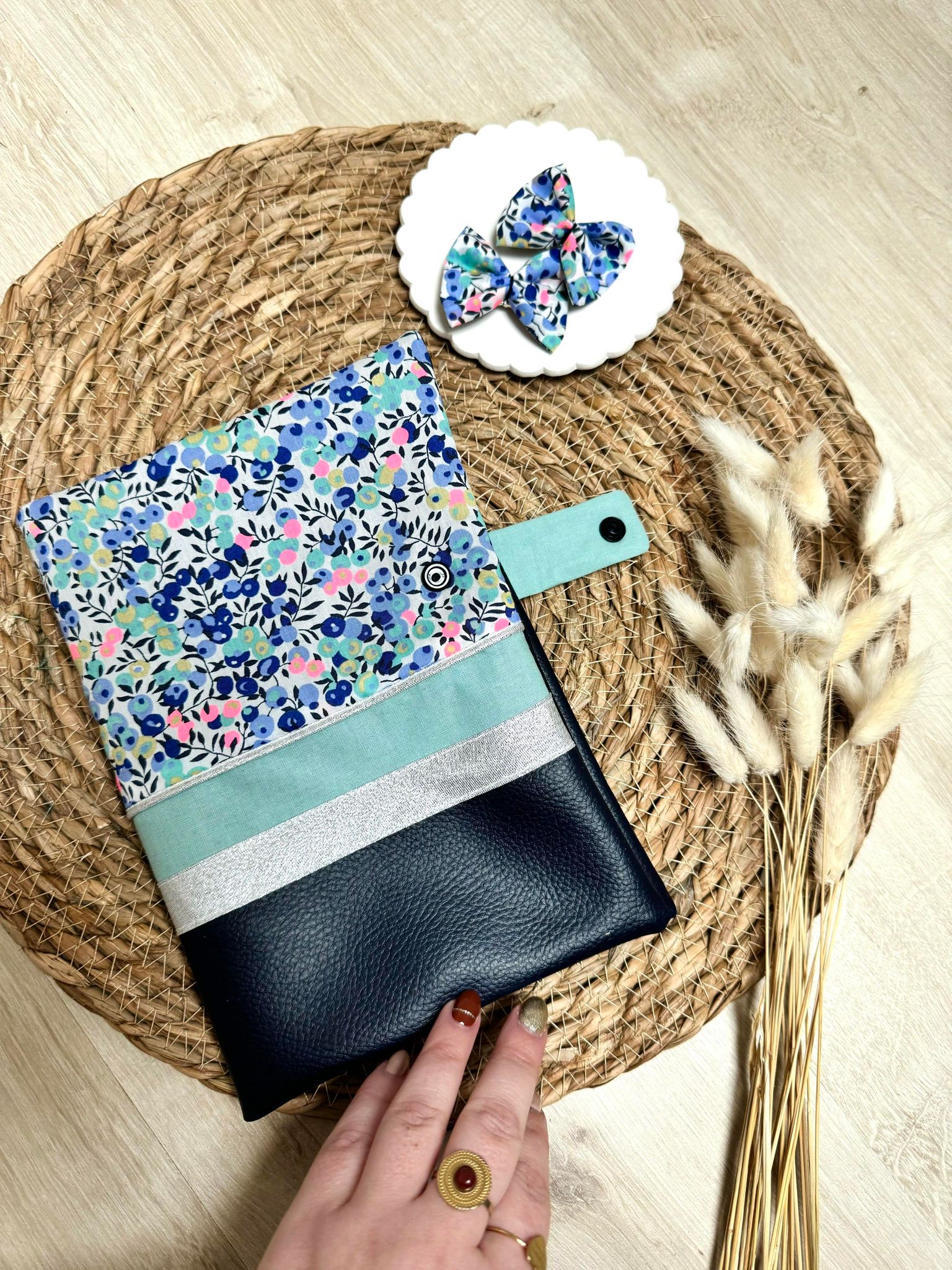 protège carnet de santé, liberty poppy forest et simili kaki (copie)