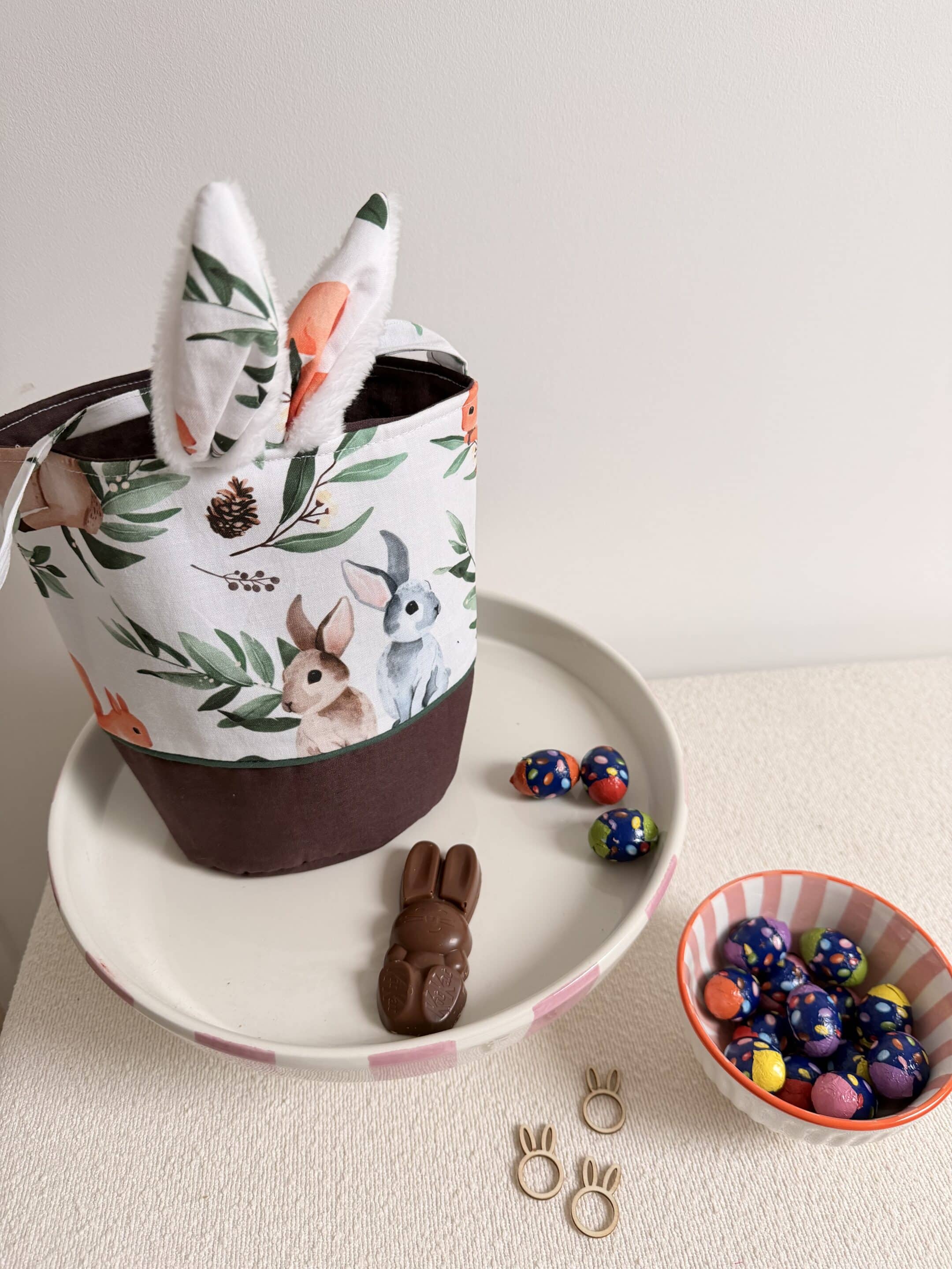 panier pour pâques, fleuri marine et uni corail