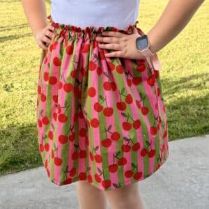 jupette, rayé bleu et petites fraises