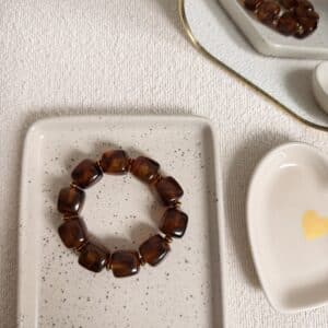bracelet en acrylique, perles carrés bordeaux (copie)